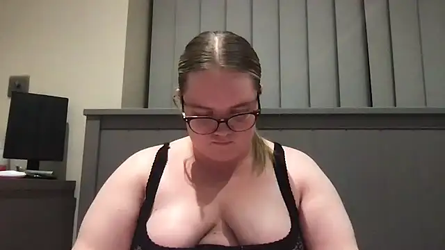honeyyy24 online show from June 16, 9:16 pm