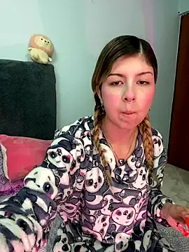 Snapshot of KittieCatty chatting on October 11, 3:33 am KittieCatty online show from October 11, 3:33 am