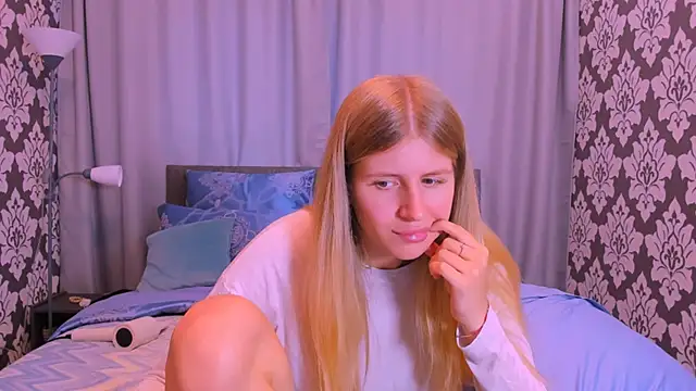 Snapshot of kirraa_ chatting on September 9, 1:33 pm kirraa  online show from September 9, 1:33 pm