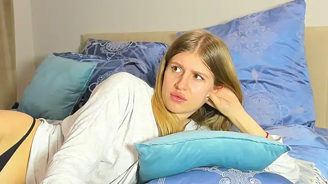 kirraa  online show from January 8, 7:40 pm