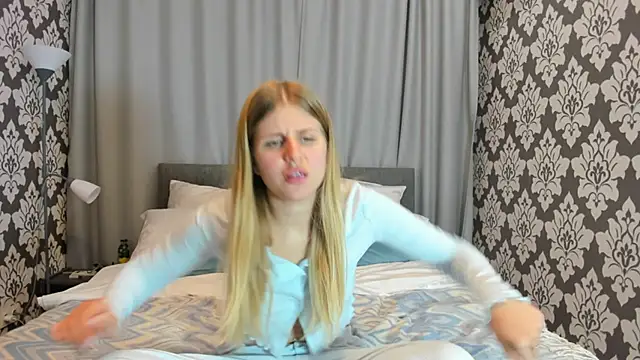 Snapshot of kirraa_ chatting on October 2, 7:30 pm kirraa  online show from October 2, 7:30 pm