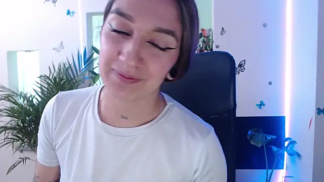Snapshot of Lia-mitch chatting on September 16, 5:32 pm Lia-mitch online show from September 16, 5:32 pm