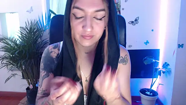 Snapshot of Lia-mitch chatting on September 10, 6:52 pm Lia-mitch online show from September 10, 6:52 pm