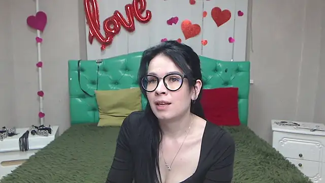 JasmineKouch online show from May 20, 6:05 pm