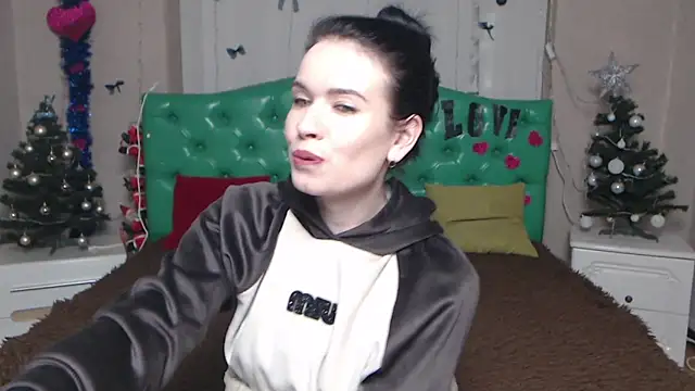 JasmineKouch online show from January 14, 6:46 pm