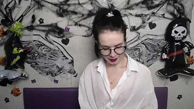 JasmineKouch online show from October 19, 5:37 pm