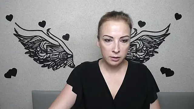 ElizabethSho online show from July 3, 5:19 pm