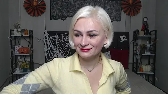 OliviaHorst online show from October 23, 5:35 am