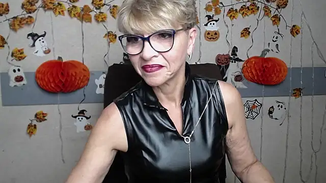 EllaBonito online show from November 8, 6:40 am