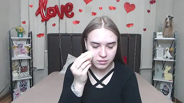 LauraHlot online show from April 3, 6:06 pm