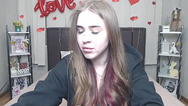 LauraHlot online show from March 5, 6:37 pm