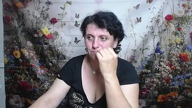 Snapshot of LuciaMii chatting on September 14, 5:11 pm LuciaMii online show from September 14, 5:11 pm