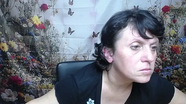 Snapshot of LuciaMii chatting on September 30, 5:07 pm LuciaMii online show from September 30, 5:07 pm