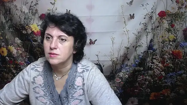 Snapshot of LuciaMii chatting on September 12, 4:57 am LuciaMii online show from September 12, 4:57 am