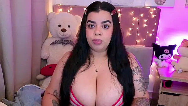 MiahJoness online show from January 14, 1:54 am