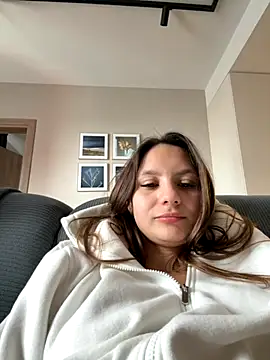 Snapshot of sweety_secret_ chatting on October 6, 10:32 am sweety secret online show from October 6, 10:32 am