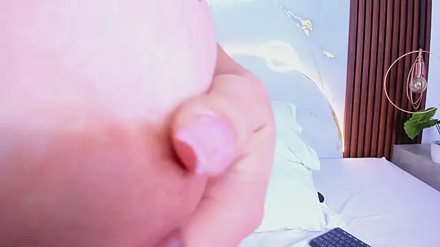 miamiller69 online show from December 16, 4:40 am