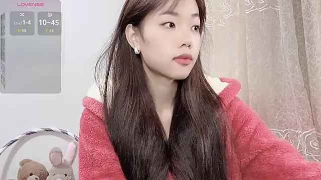 Snapshot of Lvy--v chatting on October 23, 10:38 pm Lvy--v online show from October 23, 10:38 pm
