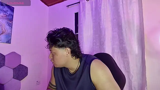Snapshot of Horny_tgn chatting on October 10, 6:35 pm Horny tgn online show from October 10, 6:35 pm