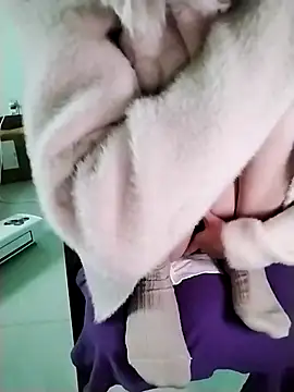 Anna-Cute69 online show from January 6, 3:21 am