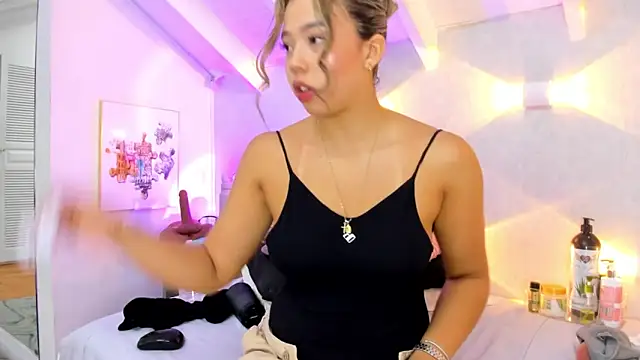 Martina Miiller online show from March 24, 1:05 pm