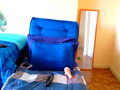 chloechrome online show from November 9, 1:51 pm