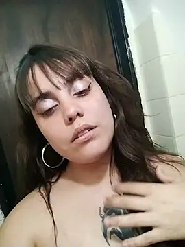 lucylovles online show from November 14, 2:44 am