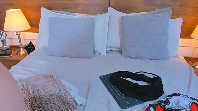 EmaBakker online show from March 5, 11:39 am