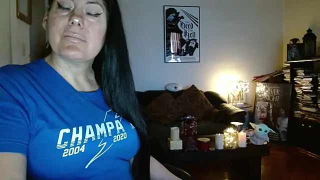 mandaloriangirls online show from April 19, 5:57 pm