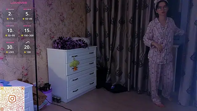 Nora Failure online show from December 5, 12:28 pm