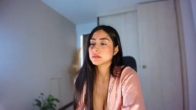auroracaruso11 online show from June 10, 8:18 pm