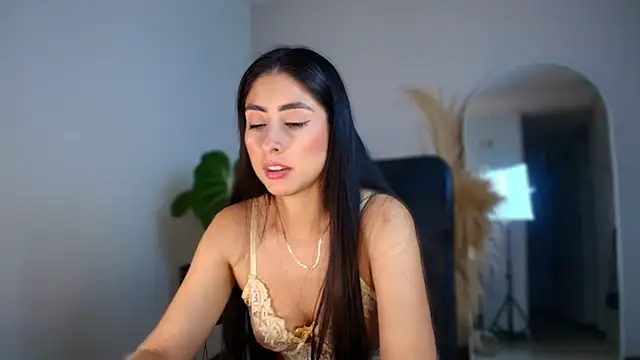 auroracaruso11 online show from December 3, 10:56 pm