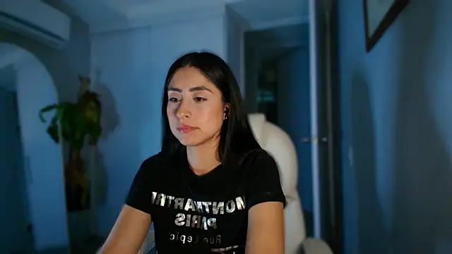 auroracaruso11 online show from October 26, 11:11 pm