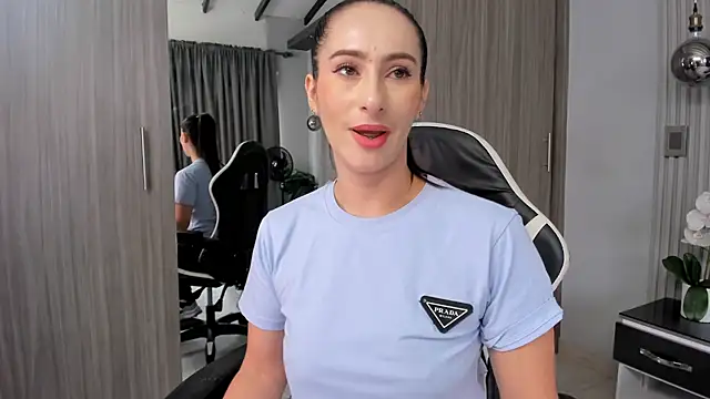 SaraGomez1 online show from June 5, 1:17 pm