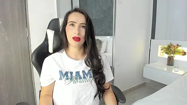 Snapshot of SaraGomez1 chatting on October 5, 3:17 pm SaraGomez1 online show from October 5, 3:17 pm