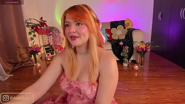 DAKOTA LOVEE online show from March 15, 4:36 am