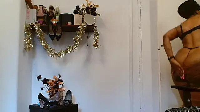 xTALLSEXYBUMx online show from December 1, 7:01 am