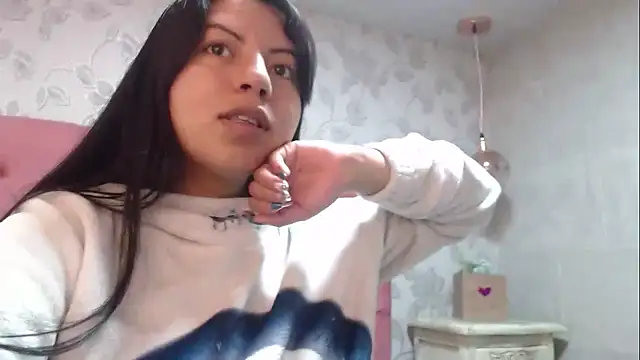 CarolineBrunx online show from December 1, 10:23 pm