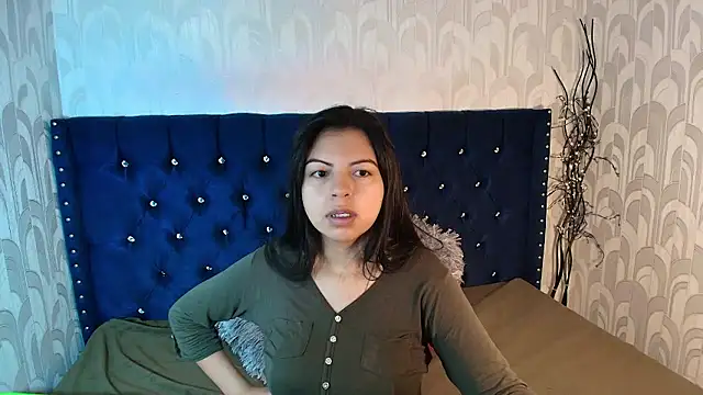 CarolineBrunx online show from January 11, 6:18 am