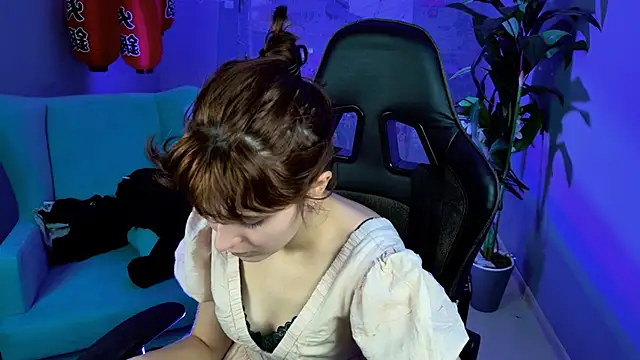 Snapshot of LolaAsmus chatting on October 17, 7:55 am LolaAsmus online show from October 17, 7:55 am