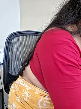 DREAM GIRL-30 online show from July 3, 4:35 pm