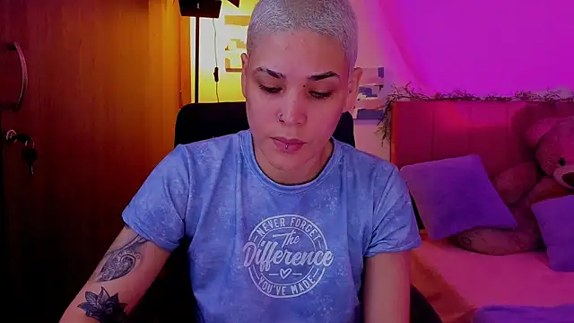 Charlee pink online show from March 28, 10:08 pm