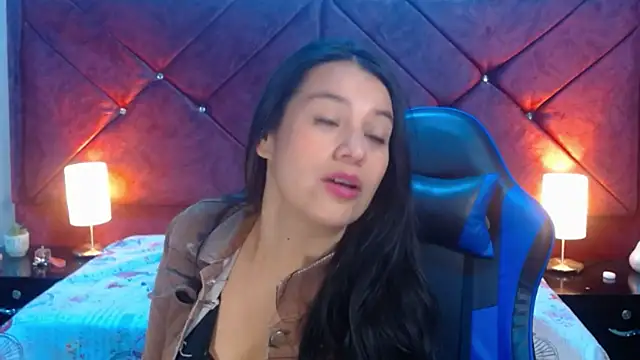 Julietacollins06 online show from April 11, 3:37 pm