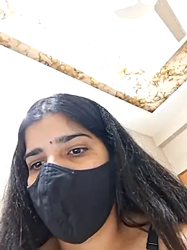 aaliya bhattt online show from April 6, 3:24 pm