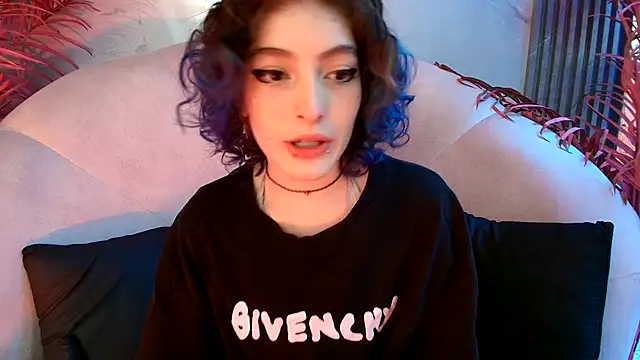 Snapshot of EvaHalsey chatting on October 20, 7:39 pm EvaHalsey online show from October 20, 7:39 pm