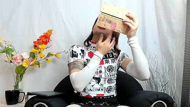 LukaCastillo online show from November 5, 8:47 pm