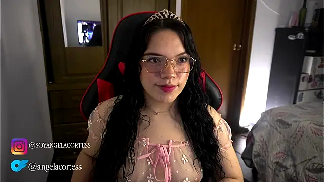 angela cortes  online show from October 27, 2:40 am