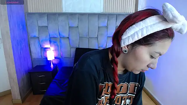 Snapshot of Mia_Rinn chatting on September 24, 1:10 pm Mia Rinn online show from September 24, 1:10 pm
