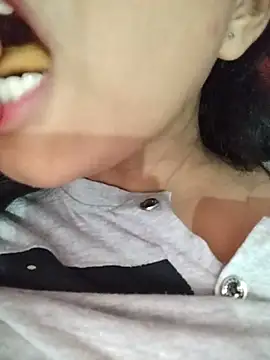 Hotty-Divya online show from May 31, 8:42 am