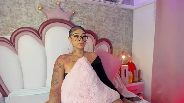 Mia Jansen online show from March 12, 1:58 pm